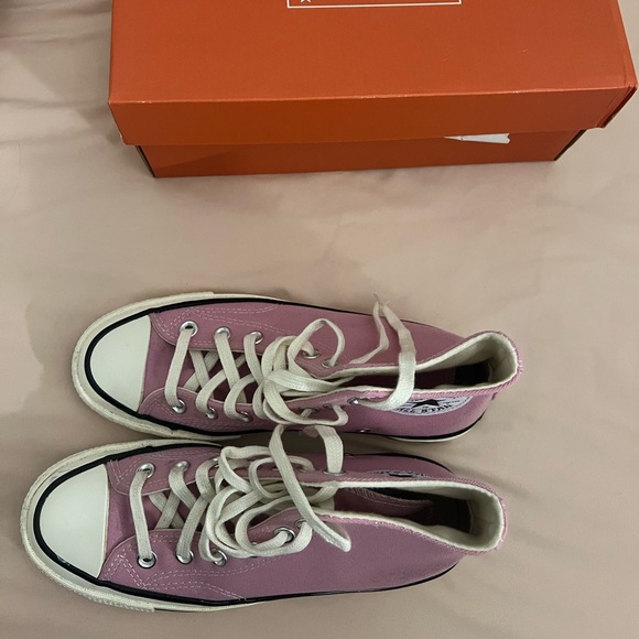 High top converse - Picture 1 of 3